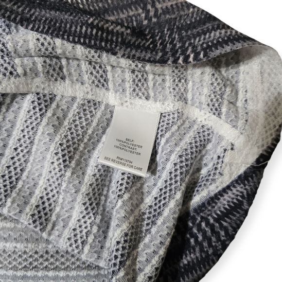 NWT One World Gray Geometric Printed Top | Short Sleeve | Plus Size 1X - Picture 13 of 13